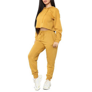 Conjunto de sudadera corta con capucha y pantalones deportivos para mujer con logo personalizado, chándales para mujer, traje deportivo liso para correr. - Product Image 3