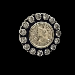 Bague artisanale en argent style Reine Victoria avec zircon blanc, finition oxydée, pour mariage et fiançailles, bijoux pour femme, vente en gros - Product Image 2