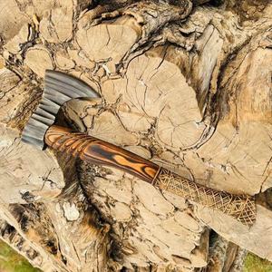 Hache Viking à double lame gravée personnalisable SCL, très vendue, avec fourreau en cuir et bois, lame en acier carbone 45 pour la survie et le camping - Product Image 2