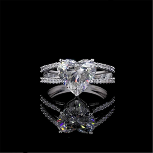 Anillo de Diamantes de Compromiso y Boda con Diseño Moderno en Forma de Corazón, Diamante Cultivado en Laboratorio, Oro Blanco, Certificado IGI y Claridad VVS-VS - Product Image 1