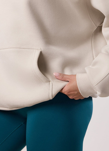 Sweat-shirt à capuche de luxe surdimensionné pour femme, léger et décontracté, idéal pour l'entraînement sportif, avec logo personnalisé, haute qualité, collection hiver - Product Image 4