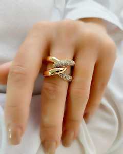 Bague de mariage en or style cubain avec moissanite taille ronde pavée, bague de fiançailles et de mariage en or massif 14 carats, bijou audacieux pour femme - Product Image 2