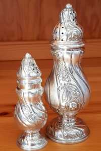 Ensemble de salières et poivrières décoratives en métal de luxe moderne pour table à manger et comptoir de cuisine - Product Image 6