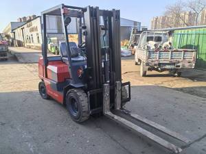 Chariots élévateurs Toyota d'occasion de 3 tonnes avec moteur d'origine, performances de haute qualité, prix compétitifs pour les mines, les chantiers de construction, les ports - Product Image 4