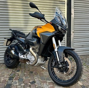 Nuevo Stelvio 1000 E5+ 2025 de Alta Calidad, Ex-Demo, Deportivo, Touring, Transmisión Manual de Seis Velocidades, 1 Año de Garantía, Listo para Entrega - Product Image 1