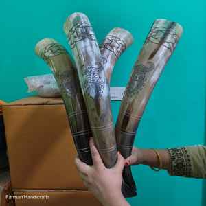 Corne à boire viking extra-large de luxe, fabriquée à la main en corne de bœuf, à prix avantageux - Product Image 1