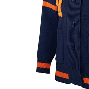Logos brodés B2B sur des pulls à col en V de haute qualité pour les sororités/fraternités/écoles/collèges/universités, logos sur les cardigans - Product Image 3
