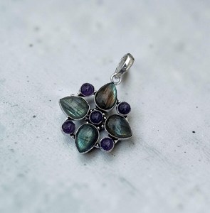 Pendentif Fait Main en Labradorite et Améthyste, Argent Sterling 925, Bijoux de Créateur, Cadeau de Fiançailles Vintage, NIKHIL GEMS, Troisième Partie - Product Image 2