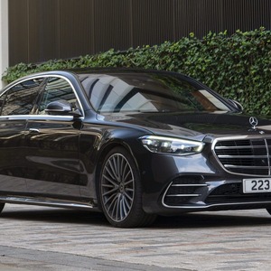 Oferta Especial: Mercedes Clase S, Sedán de Lujo, Confort Premium, Motor Potente y Experiencia de Conducción Suave - Product Image 4