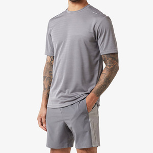 Ensemble T-shirt et short personnalisé avec logo imprimé, fabriqué en usine, vêtements d'été pour hommes, couleur unie, style hip-hop, en coton éponge - Product Image 1