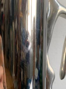 Jarra de acero con acabado plateado artístico, elegante utensilio de servir, perfecta para anfitrión en eventos especiales y para regalar, procedente de la India. - Product Image 4