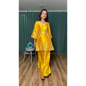 Conjunto elegante de ropa de fiesta para mujer con hilo y secuencia de trabajo - Product Image 2