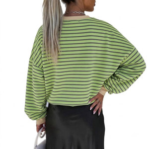 Sudaderas para mujer hechas con material 100% algodón, tela totalmente transpirable y de secado rápido. - Product Image 2