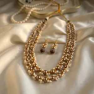 Ensemble de collier et boucles d'oreilles élégants en perles de coquille brune plaquées or 8 mm et perles blanches de 3 mm, bijoux de mariage raffinés - Product Image 3