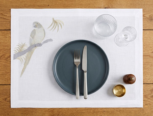 Custom Handmade Embroidered Classic Luxury Gold Parrot Bird Place Mat Napkin Sets White Linen Washable Mats for Weddings Home - Product Image 2