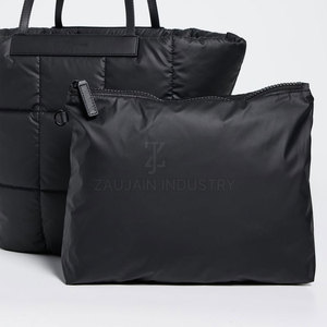 Sac matelassé à bas prix, sac à bandoulière léger en matière douce, grande capacité de rangement, style fourre-tout pour les voyages et le quotidien - Product Image 5