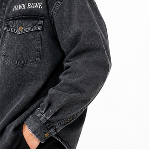 Chemise en jean délavé sur mesure pour homme, qualité supérieure, manches longues, tissu doux, logo personnalisé, service OEM, coupe classique, col rabattu - Product Image 6