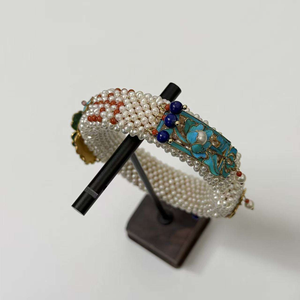 Brazalete Delicado con Cuentas Bordadas de Flor de Begonia - Joyería Vintage Blanca para Mujer - Regalo - Product Image 6