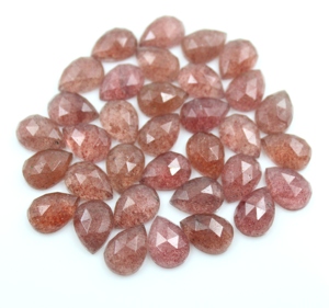 Cabochon de quartz fraise naturel facetté, qualité AAA, pour la fabrication de bijoux, pierres de qualité supérieure en forme de poire fraise - Product Image 1