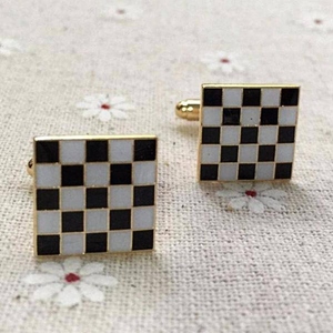Épinglette carrée haut de gamme plaquée or à motif à carreaux noir et blanc pour hommes, insignes maçonniques - Product Image 4