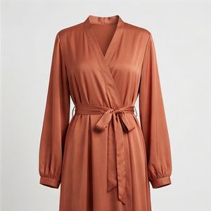 Abaya en Soie Brillante et Douce à Manches à Revers, Robe Musulmane Kimono Soyeux pour Femme, Plusieurs Couleurs, Longue, Modeste, Mode Islamique, Vente en Gros - Product Image 1