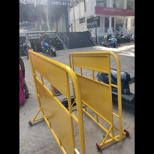 BARRICADAS DE ACERO CON PIES PLANOS - Product Image 2