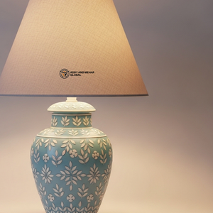 Lampe de table de luxe bleue avec incrustation d'os et abat-jour beige, lampe de chevet artisanale à incrustation florale, éclairage élégant et moderne pour la décoration intérieure - Product Image 4