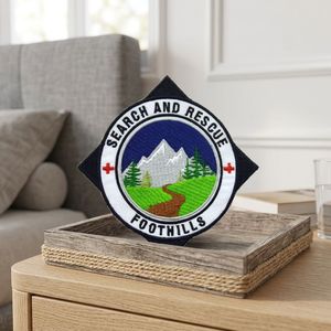 Patch brodé personnalisé haute précision, thermocollant ou à coudre, pour vêtements, vestes, jeans, casquettes, sacs - Fabrication en usine - Product Image 6
