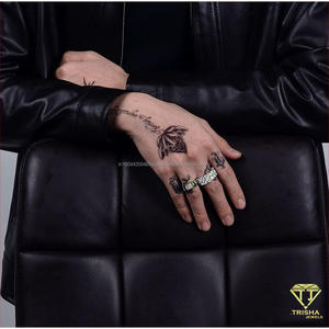 Anillo de Sello para Hombre de Plata 925 Premium con Diamante Cultivado en Laboratorio, Centro Cuadrado Decorativo y Patrón de Contraste Negro para Venta al por Mayor - Product Image 4