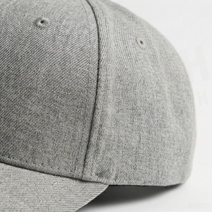 Casquette de baseball unisexe grise à 6 panneaux en coton, visière ajustée, chapeau décontracté pour adulte, couleur unie, à porter en toutes saisons - Product Image 5