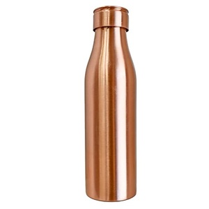 Botella de Agua Clásica de Cobre de la Mejor Calidad, Certificada Ayurvédica, Recipiente Metálico Portátil para Bebidas, para Viajes al Aire Libre, a Precio de Mayoreo - Product Image 3