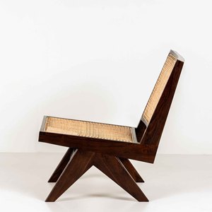 Sillón de Madera Maciza Estilo Pierre Jeanneret, Moderno de Mediados de Siglo, sin Brazos, con Patas en V, de Ratán, para Venta al por Mayor - Product Image 3