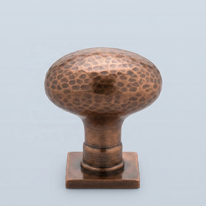 Poignée de meuble ovale en laiton martelé, finition dorée, pour tiroirs et portes de cuisine - Product Image 5