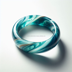 Bracelet en résine fabriqué à la main bijoux culturels exquis pour les femmes composition légère artistique élégante et mode en avant - Product Image 4