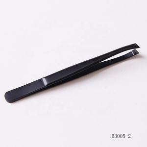 Pinzas para Cejas Inclinadas de Acero Inoxidable Negro de Lujo Hechas a Mano BRAVO IMPEX, Duraderas, Antiestáticas, con Mango Cómodo para Pestañas - Product Image 1