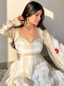 Elegant <b>White</b> Silk Anarkali <b>Suit</b> With Embroidered Dupatta Floor-Length Traditional Wear For <b>Women</b> India Pakistan <b>Wedding</b> - Product Image 4