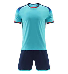 Conjunto de Uniforme de Entrenamiento de Fútbol de Secado Rápido al por Mayor, Uniforme de Equipo Transpirable de Manga Corta, Pantalones Cortos Personalizables con Imágenes Impresas - Product Image 3