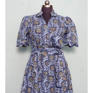 Robe maxi en coton fleuri imprimé numériquement à la main, belle et confortable, pour femme, décontractée, idéale pour les fêtes. - Product Image 4