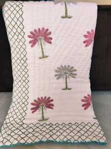 Edredón de Algodón Estampado a Mano, Ligero y Cálido, Estilo Jaipuri Razai, Hecho a Mano por Artesanos, Reversible, para Invierno - Product Image 3