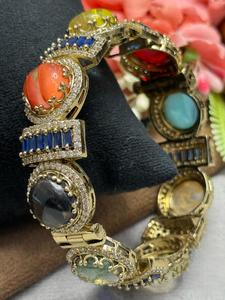 Magnifique bracelet en laiton plaqué or avec charme en moissanite pour femmes, idéal pour les mariages, les fiançailles et les soirées - Product Image 2