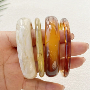 กำไลเรซิ่นรักษ์โลกทำมือ ชุดหลายแบบปรับแต่งได้ เครื่องประดับแฟชั่นสำหรับผู้หญิงจากอินเดีย - Product Image 6