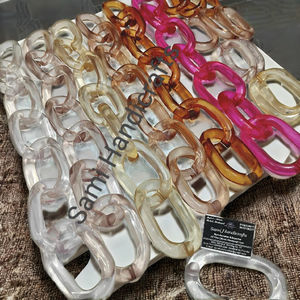 Décoration intérieure : Chaînes en résine personnalisables, très grandes et aux couleurs claires, maillons en résine multicolores de grande taille disponibles. - Product Image 6