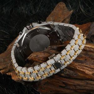 Reloj Analógico Hip Hop con Diamantes Moissanite, Hecho de Acero Inoxidable, de Estilo Casual a Formal, Diseñado para la Vida Diaria de los Hombres - Product Image 3