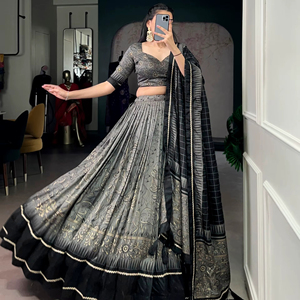 Élégant ensemble Lehenga Choli en soie Tasar imprimé Kalamkari avec dupatta pour femmes - Product Image 1