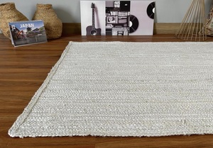 Alfombra de Yute Hecha a Mano Personalizada |   Alfombra Minimalista de Pelo Corto y Grosor Medio en Color Marfil Neutro para Sala de Estar - Product Image 4