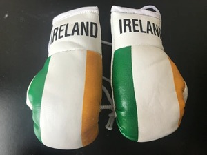 Mini-gants de boxe personnalisés de haute qualité pour accessoires de voiture, mini-drapeaux personnalisés, mini-gants de boxe pour porte-clés de voiture. - Product Image 4
