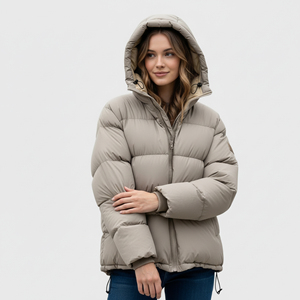 Abrigo Acolchado de Invierno para Mujer, Personalizado al por Mayor, 100% Poliéster, Ligero, Impermeable, Cortavientos, con Logotipo Impreso y Bordado Personalizado - Product Image 3
