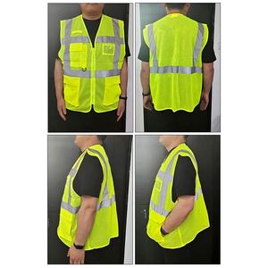 เสื้อกั๊กสะท้อนแสงสำหรับผู้ชาย ทนทาน ระบายอากาศได้ดี น้ำหนักเบา มองเห็นได้ชัดเจน เหมาะสำหรับงานอุตสาหกรรม งานซ่อมบำรุง และความปลอดภัยในการจราจร - Product Image 4