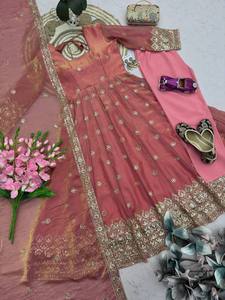 Nuevo Diseño de Vestido Elegante y Atractivo, Kurta Anarkali de Maslin Puro con Pantalón y Dupatta, con Estampado Digital Intenso, Exportador Indio - Product Image 5