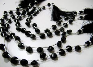 Perles de pierre précieuse spinelle noire naturelle, forme d'oignon, brin de 8 pouces - Product Image 4